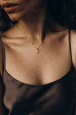 Vergoldetes Set BIRKENBLÄTTER – Ohrstecker und Halskette – Bild 4