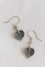 Silbernes Set LINDENBLATT - hängende Ohrringe und Halskette – Bild 7