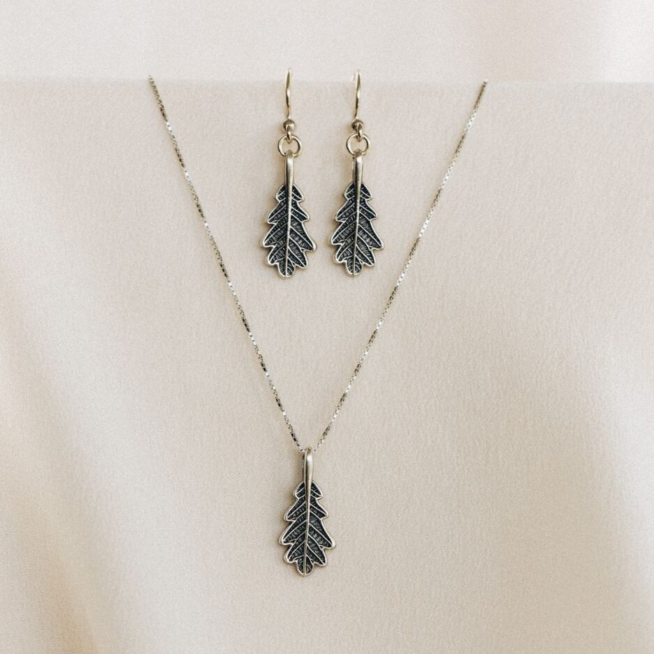 R2024-416 — копия Silbernes Set EICHEBLATT - hängende Ohrringe und Halskette – Bild 1