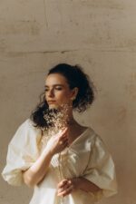 Vergoldete Ohrstecker mit Ginkgo-Blättern – Bild 7