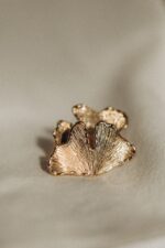 Vergoldete Ohrstecker mit Ginkgo-Blättern – Bild 4